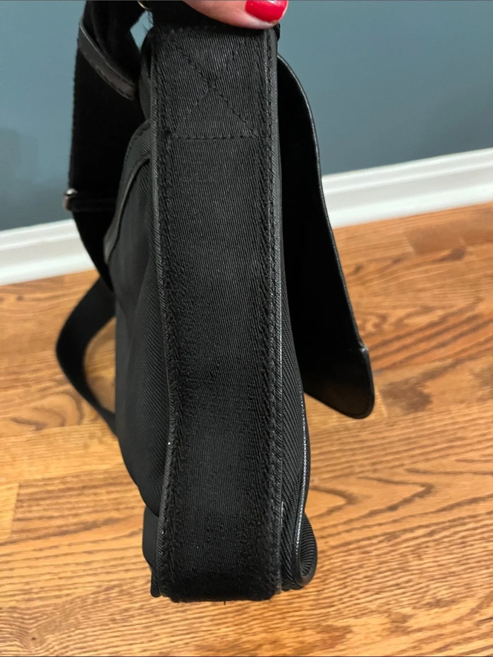 Burberry Men’s Messenger Bag COA